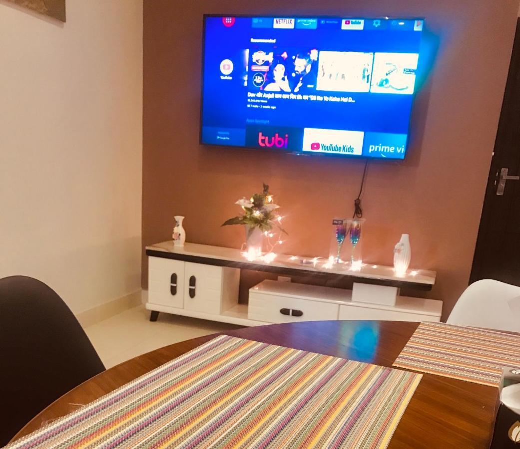 Atrium High Suite 2Bed Family Apartment Near Giga Mall Исламабад Екстериор снимка