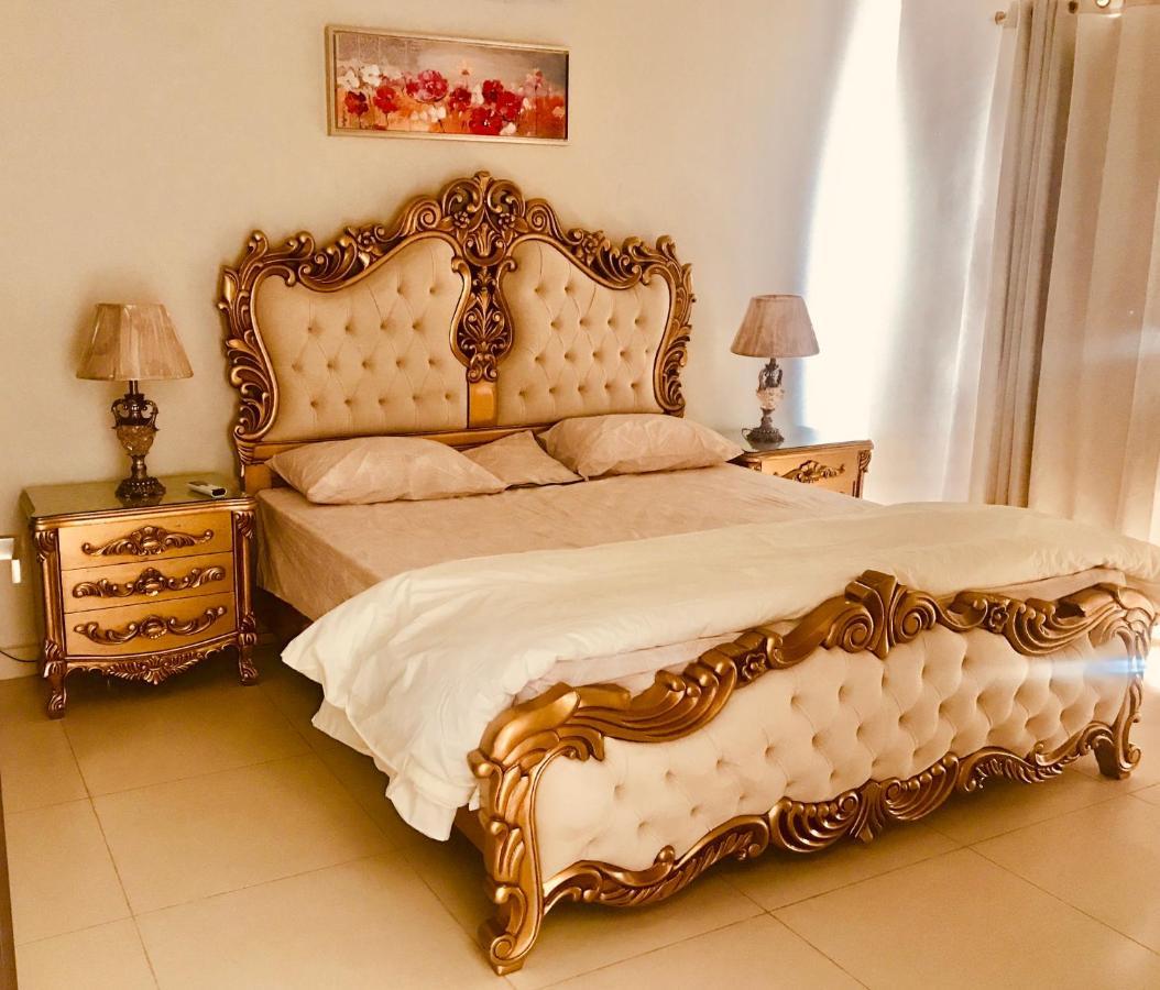Atrium High Suite 2Bed Family Apartment Near Giga Mall Исламабад Екстериор снимка